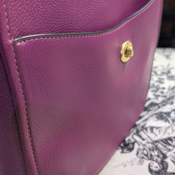 Chaise Crossbody Bag - Picture 13 of 16